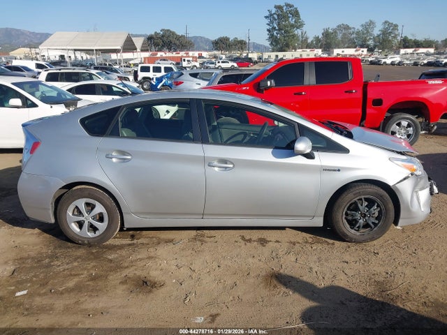 Toyota Prius Three 2015 JTDKN3DU8F0476109 Image 13