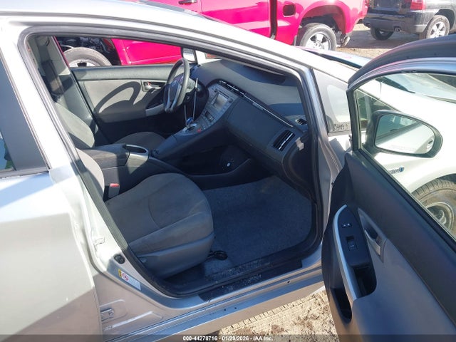 Toyota Prius Three 2015 JTDKN3DU8F0476109 Image 5