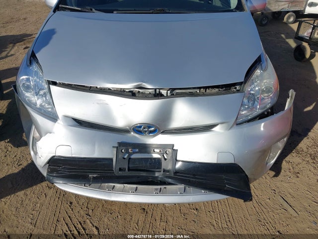 Toyota Prius Three 2015 JTDKN3DU8F0476109 Image 6