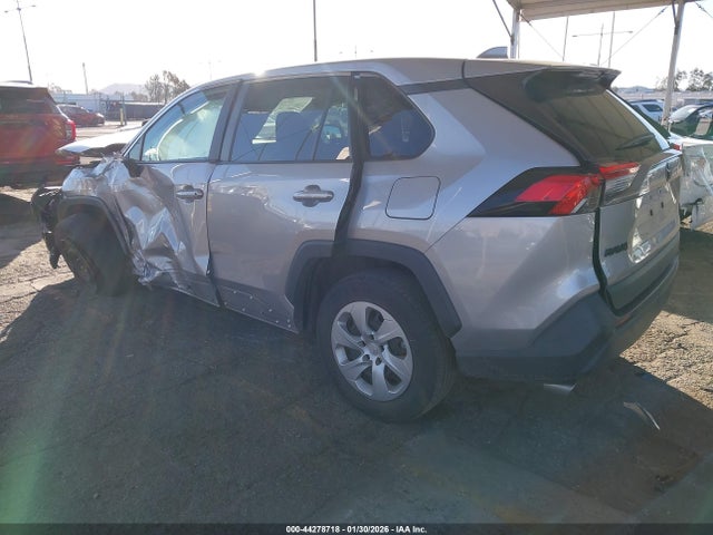 Toyota RAV4 LE 2022 2T3K1RFV7NC197167 Image 3
