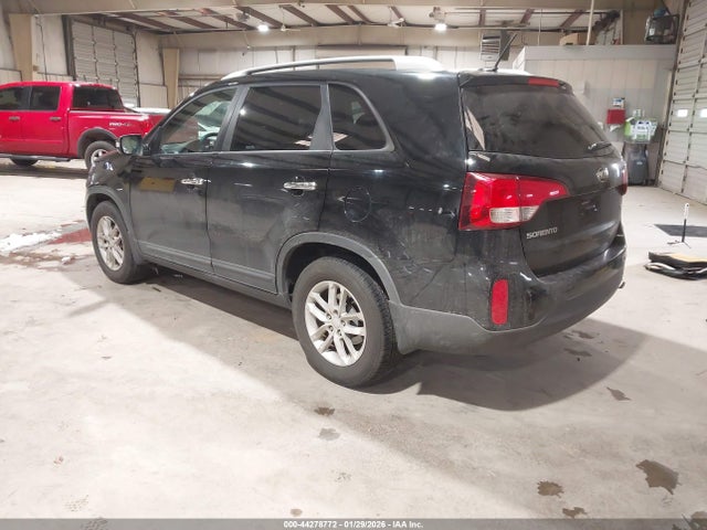 2015 KIA SORENTO 5XYKT4A61FG577018 Photo 2