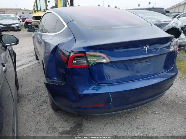 2018 TESLA MODEL 3 5YJ3E1EA5JF007356 Photo 2