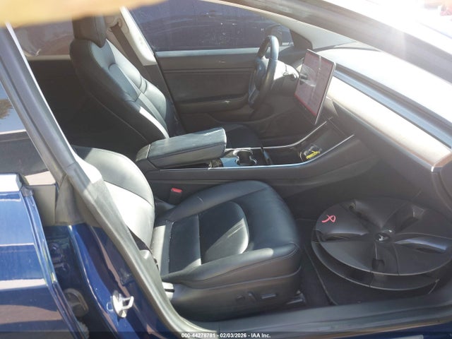 2018 TESLA MODEL 3 5YJ3E1EA5JF007356 Photo 4