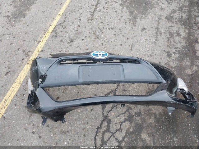 JTDKDTB32F1099977 Toyota Prius C One