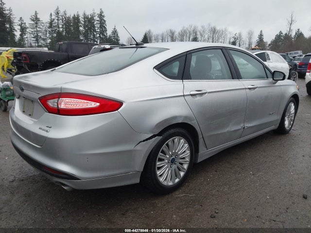 3FA6P0LUXFR170644 Ford Fusion Hybrid Se