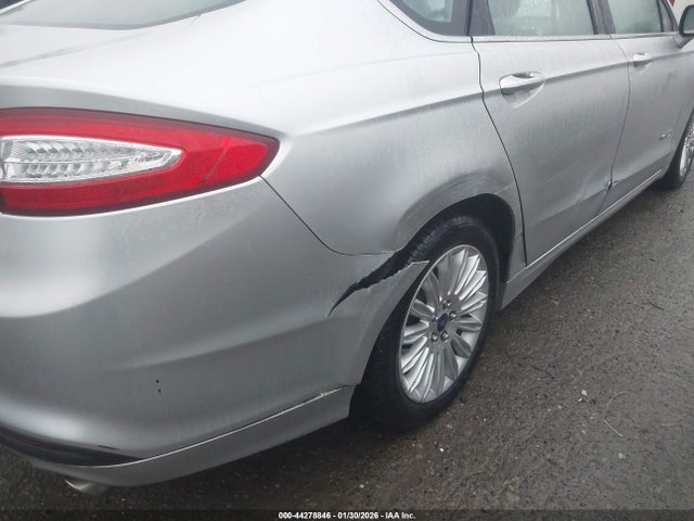 3FA6P0LUXFR170644 Ford Fusion Hybrid Se