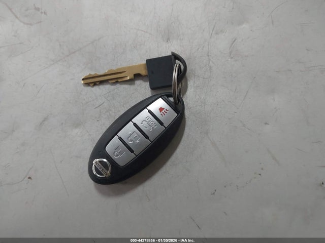 3N1CN8EV2ML851570 Nissan Versa Sv Xtronic Cvt