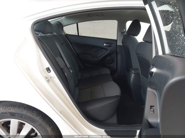 KNAFX4A65G5555780 KIA FORTE LX
