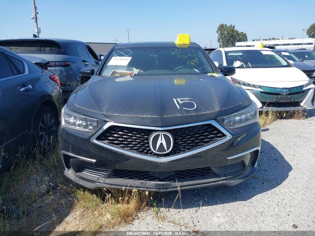 JH4KC1F53JC001165 Acura RLX