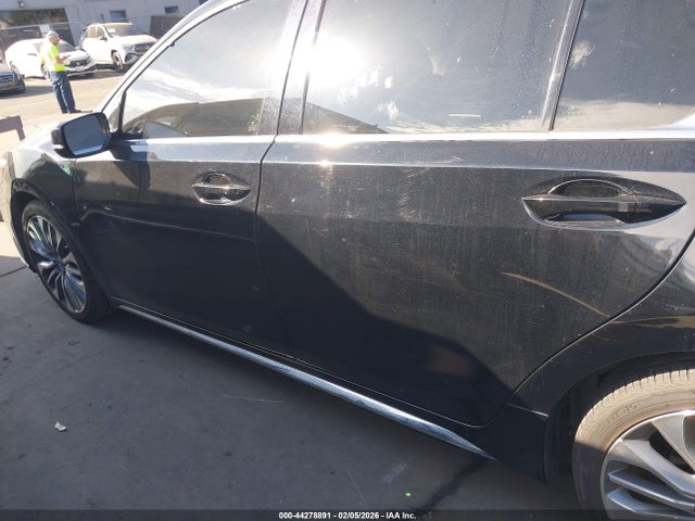 JH4KC1F53JC001165 Acura RLX