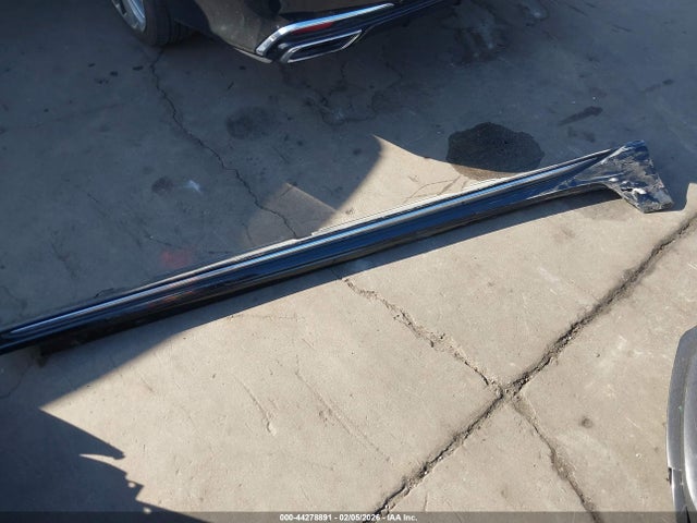 JH4KC1F53JC001165 Acura RLX
