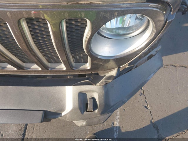 1C4HJXENXJW328957 Jeep WRANGLER UNLIMITED