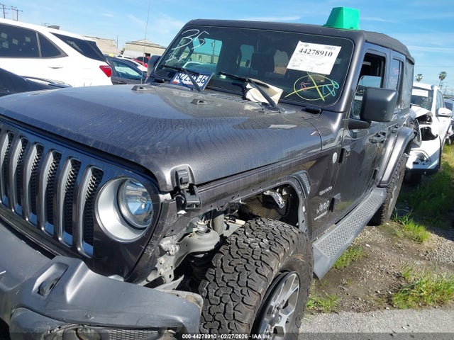 1C4HJXENXJW328957 Jeep WRANGLER UNLIMITED