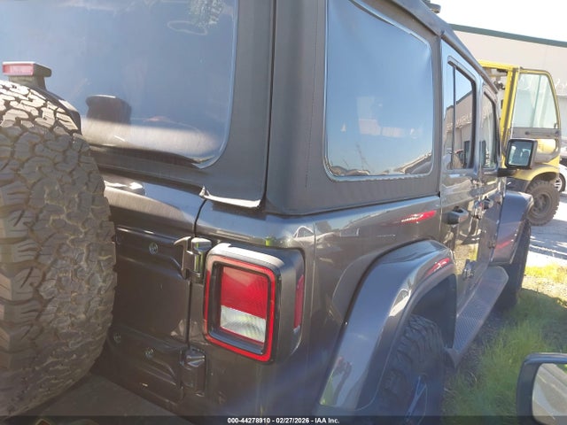 1C4HJXENXJW328957 Jeep WRANGLER UNLIMITED
