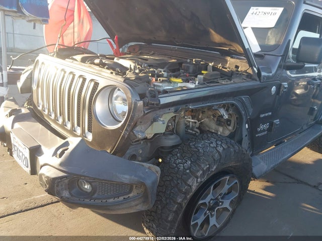 1C4HJXENXJW328957 Jeep WRANGLER UNLIMITED