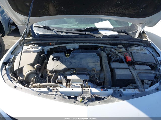 1G1ZD5ST7NF118284 Chevrolet Malibu Fwd Lt