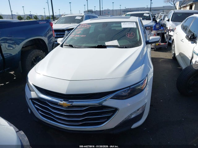 1G1ZD5ST7NF118284 Chevrolet Malibu Fwd Lt