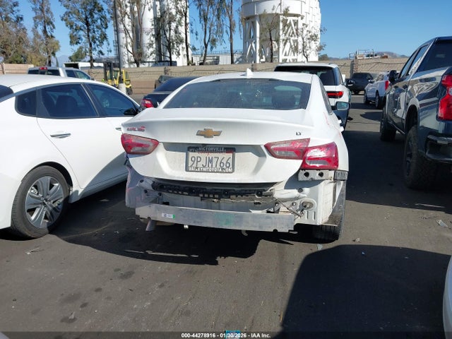 1G1ZD5ST7NF118284 Chevrolet Malibu Fwd Lt