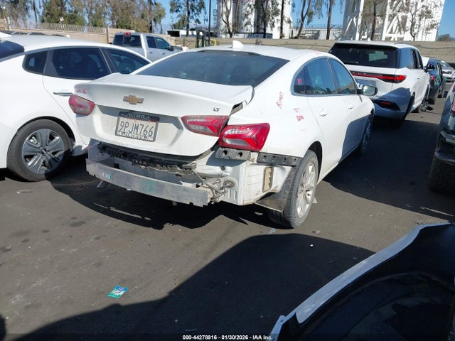 1G1ZD5ST7NF118284 Chevrolet Malibu Fwd Lt