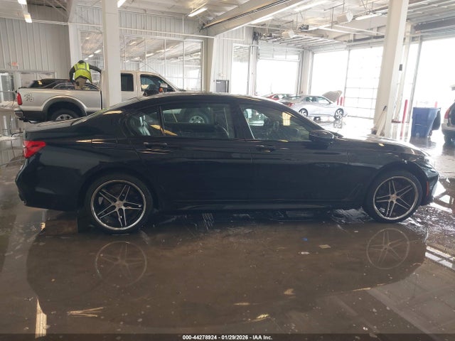 44278924 :رقم المزاد ، WBA7F2C54HG421770 vin ، 2017 Bmw 750i Xdrive مزاد بيع