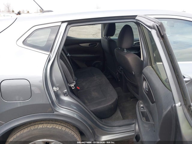 JN1BJ1CP1KW211523 Nissan Rogue Sport S