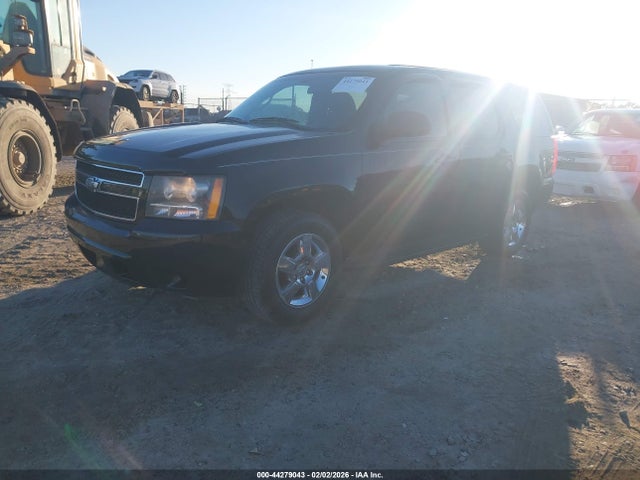 2011 CHEVROLET TAHOE 1GNLC2E00BR323723 Photo 1