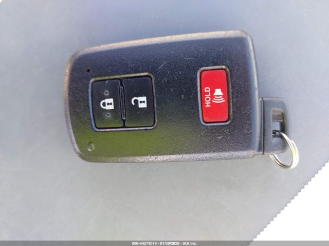 JTMWFREV4JJ176966 Toyota Rav4 Xle