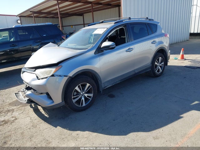 JTMWFREV4JJ176966 Toyota Rav4 Xle