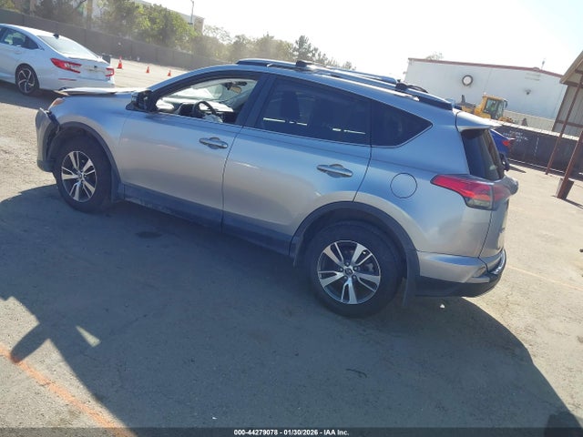 JTMWFREV4JJ176966 Toyota Rav4 Xle