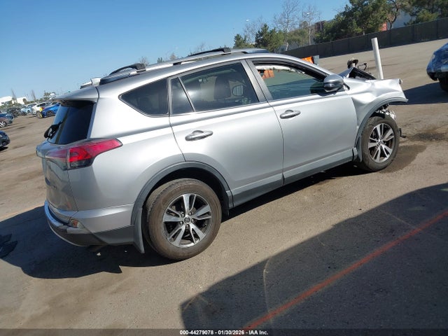 JTMWFREV4JJ176966 Toyota Rav4 Xle
