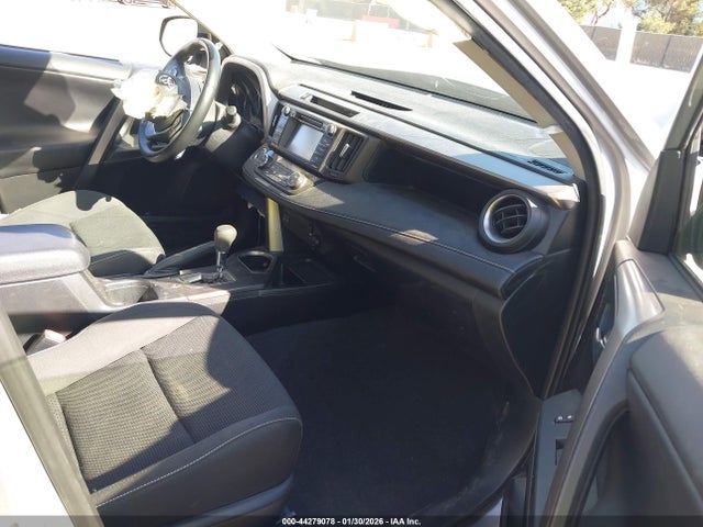 JTMWFREV4JJ176966 Toyota Rav4 Xle