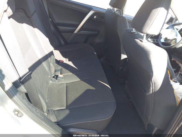 JTMWFREV4JJ176966 Toyota Rav4 Xle