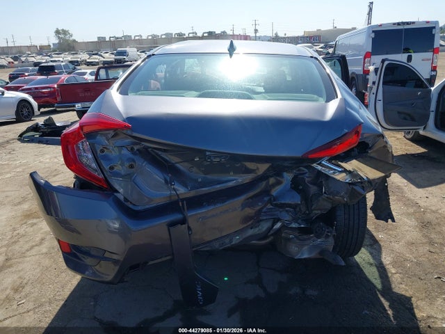 Honda CIVIC EX 2018 2HGFC2F71JH521146 Image 16