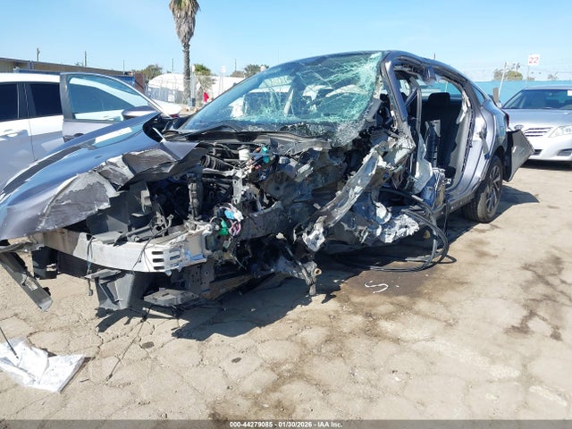 Honda CIVIC EX 2018 2HGFC2F71JH521146 Image 2