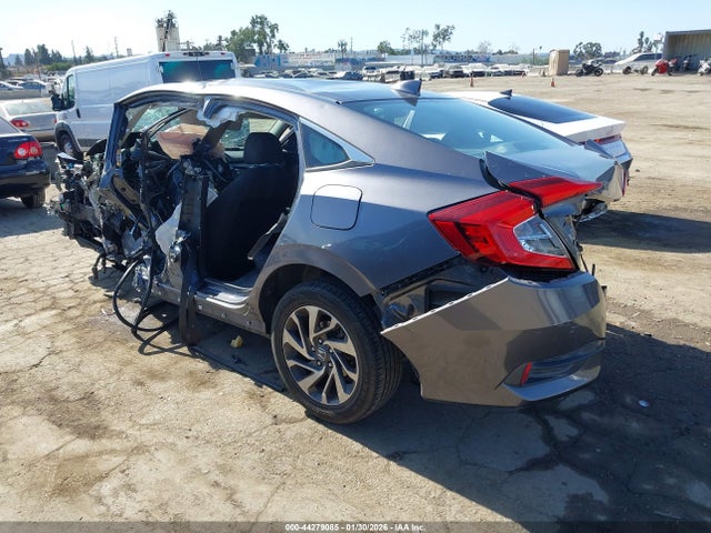 Honda CIVIC EX 2018 2HGFC2F71JH521146 Image 3