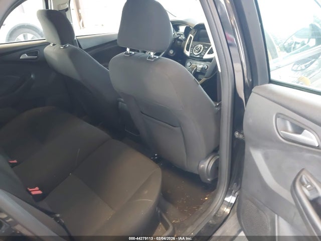 1FADP3K21HL218039 Ford FOCUS SE
