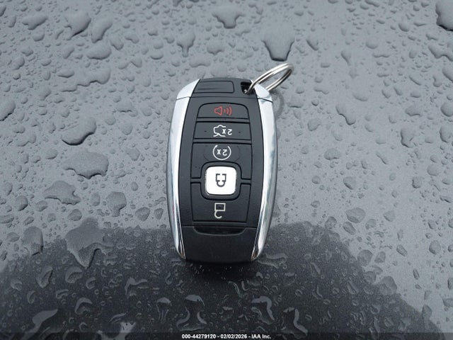 5LMTJ3DH8JUL22092 Lincoln Mkc Reserve