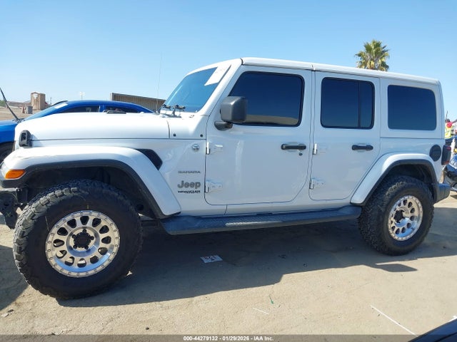 1C4HJXEN0JW204485 Jeep Wrangler Unlimited Sahara 4x4