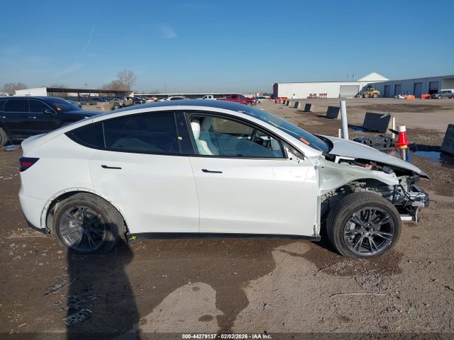 Продажа на аукционе авто 2024 Tesla Model Y Rwd, vin: 7SAYGDED1RA333873, номер лота: 44279137