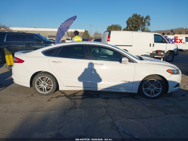 3FA6P0RU8GR235354 Ford Fusion Hybrid Titanium