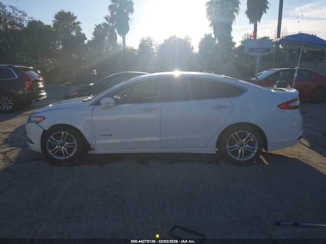 3FA6P0RU8GR235354 Ford Fusion Hybrid Titanium