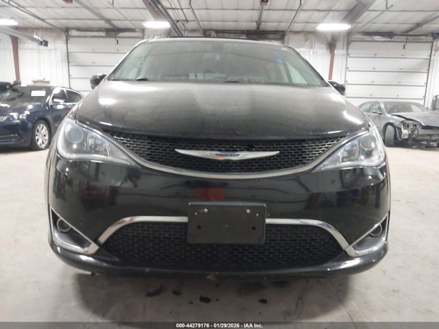 44279176 :رقم المزاد ، 2C4RC1BG9JR331262 vin ، 2018 Chrysler Pacifica Touring L مزاد بيع