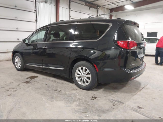 44279176 :رقم المزاد ، 2C4RC1BG9JR331262 vin ، 2018 Chrysler Pacifica Touring L مزاد بيع