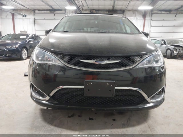 44279176 :رقم المزاد ، 2C4RC1BG9JR331262 vin ، 2018 Chrysler Pacifica Touring L مزاد بيع
