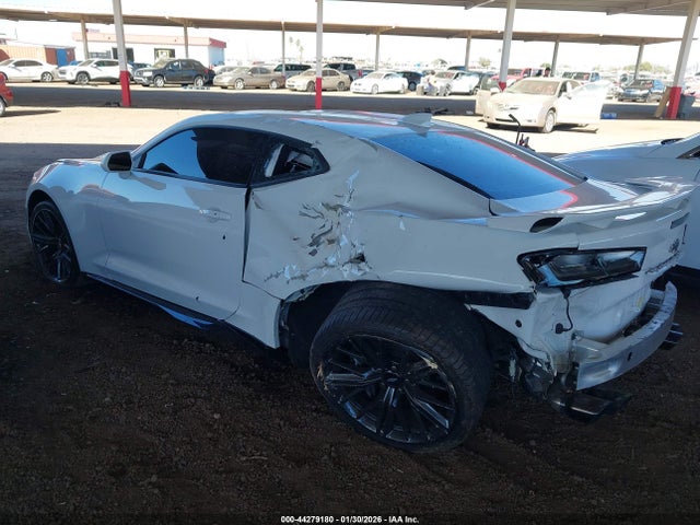 2017 CHEVROLET CAMARO 1G1FJ1R67H0198570 Photo 2