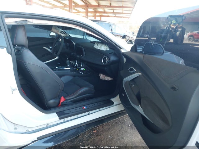 2017 CHEVROLET CAMARO 1G1FJ1R67H0198570 Photo 4