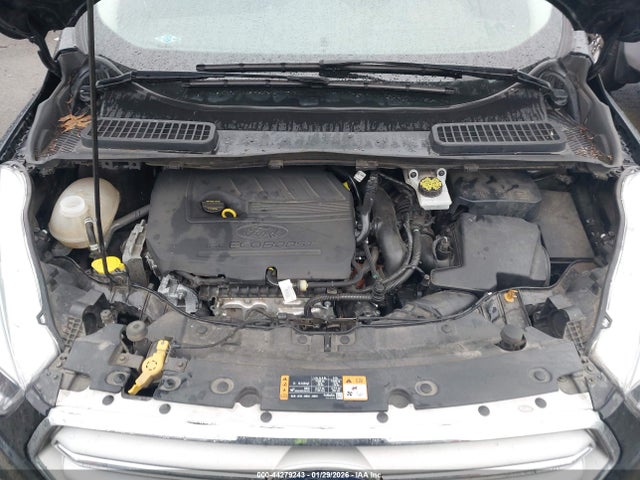 1FMCU0GDXJUC40625 Ford ESCAPE SE
