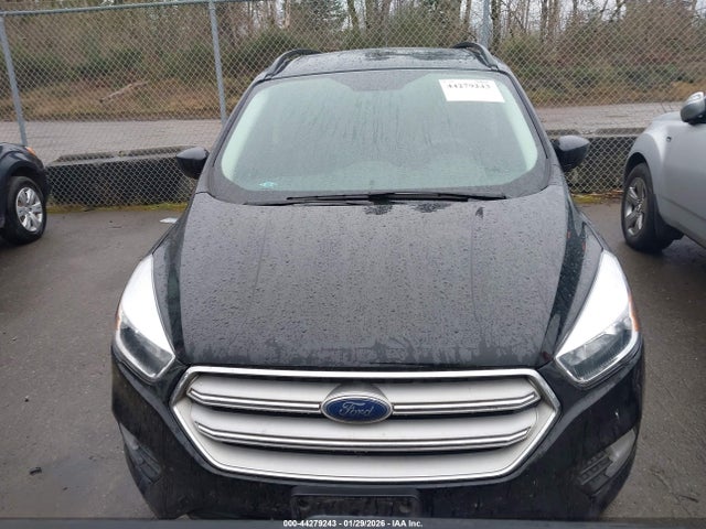 1FMCU0GDXJUC40625 Ford ESCAPE SE