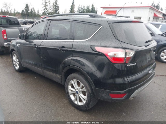 1FMCU0GDXJUC40625 Ford ESCAPE SE
