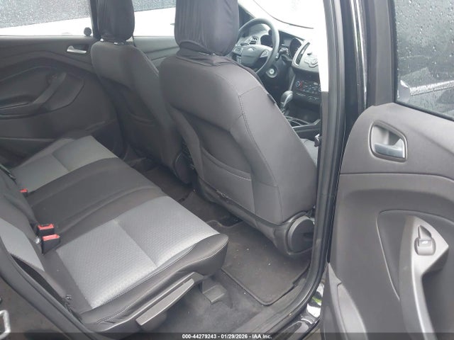 1FMCU0GDXJUC40625 Ford ESCAPE SE